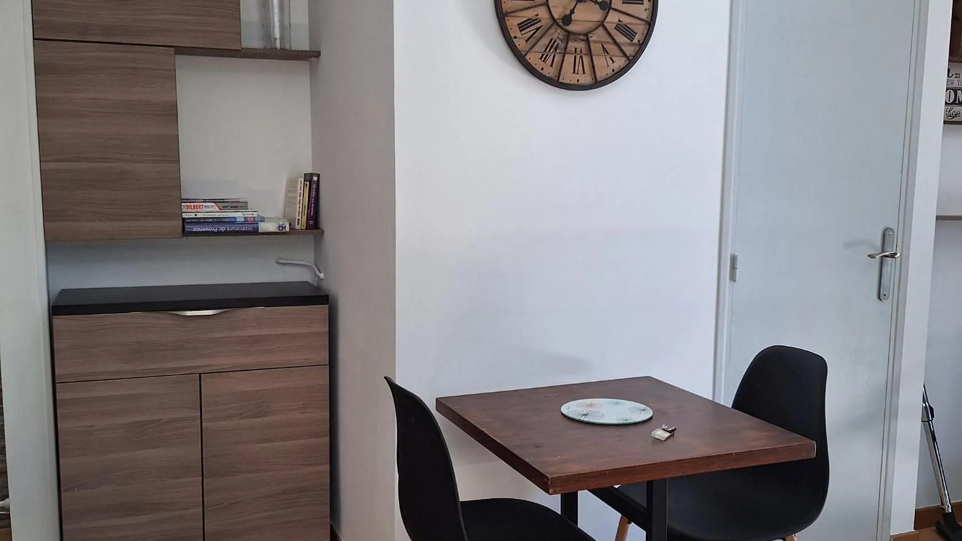 Apartment Calme Et Verdure Pres De La Mer Frejus